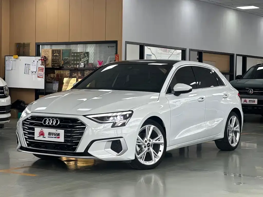 Audi A3 — фото 1