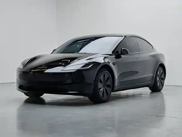 Tesla Model 3 — фото 1