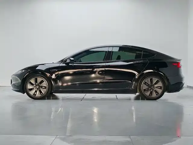 Tesla Model 3 — фото 4