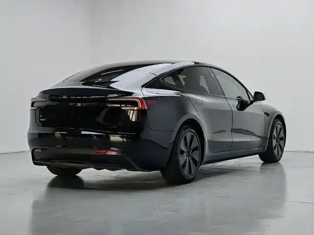 Tesla Model 3 — фото 3
