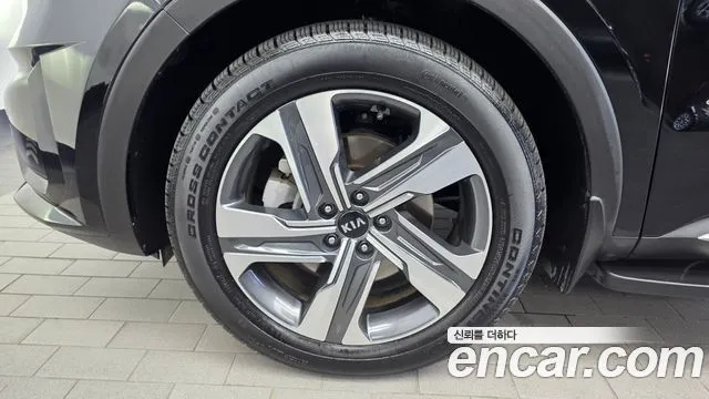 Kia Sorento — фото 10