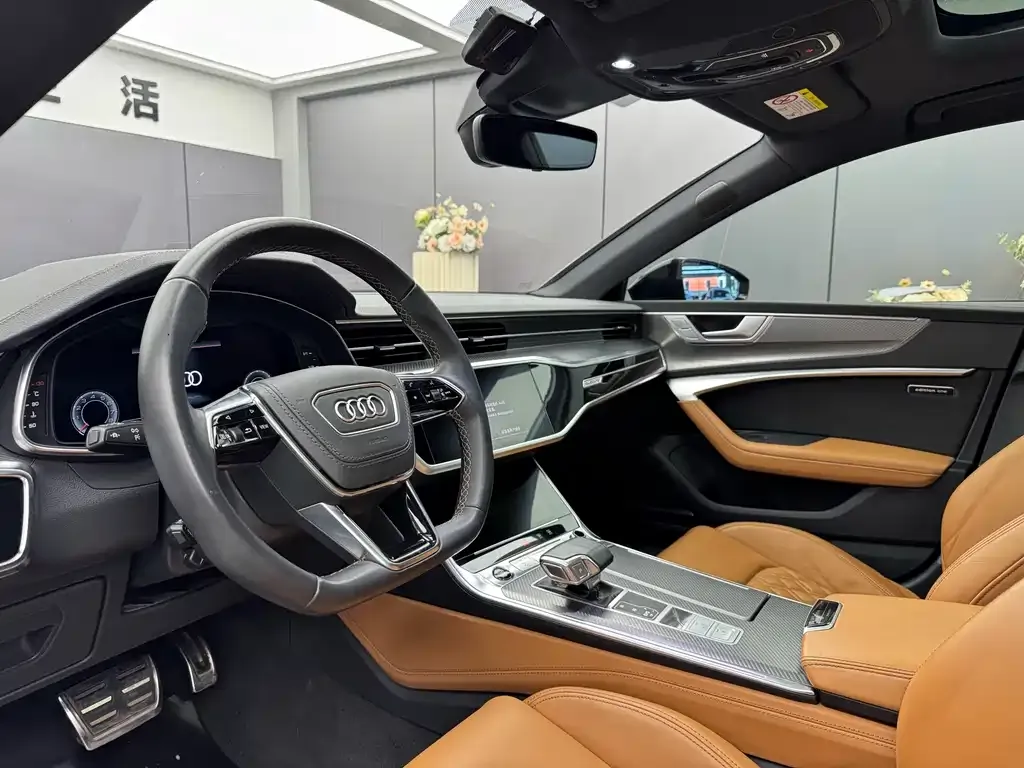 Audi A7L — фото 7