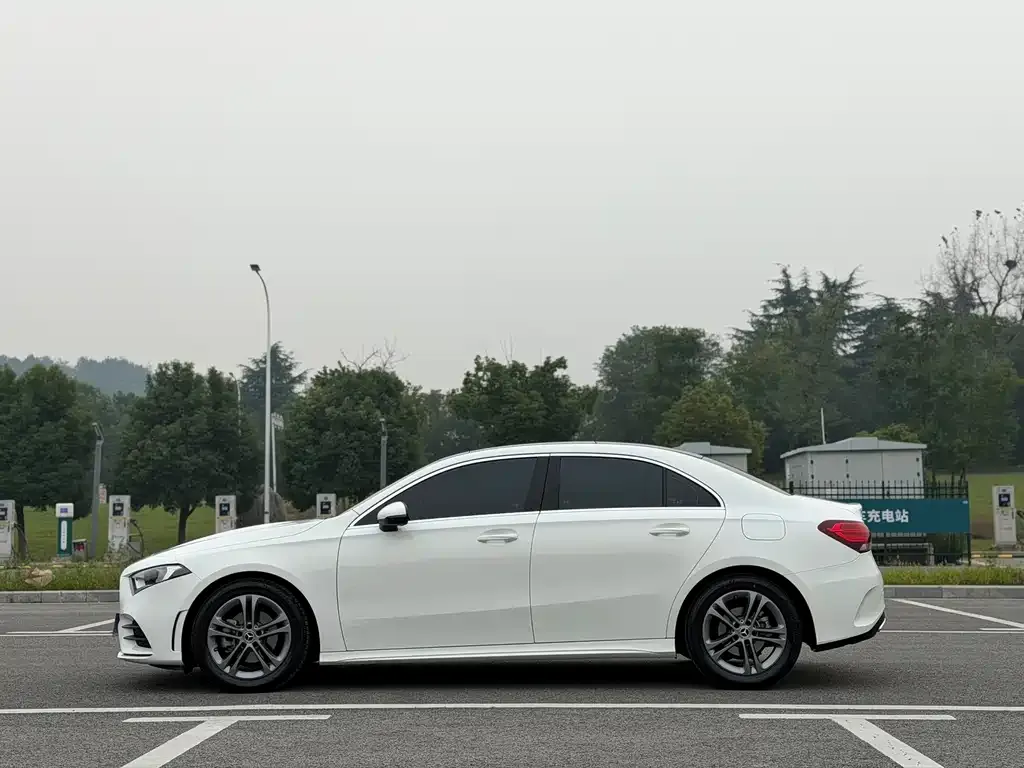 Mercedes-Benz A-Class — фото 6