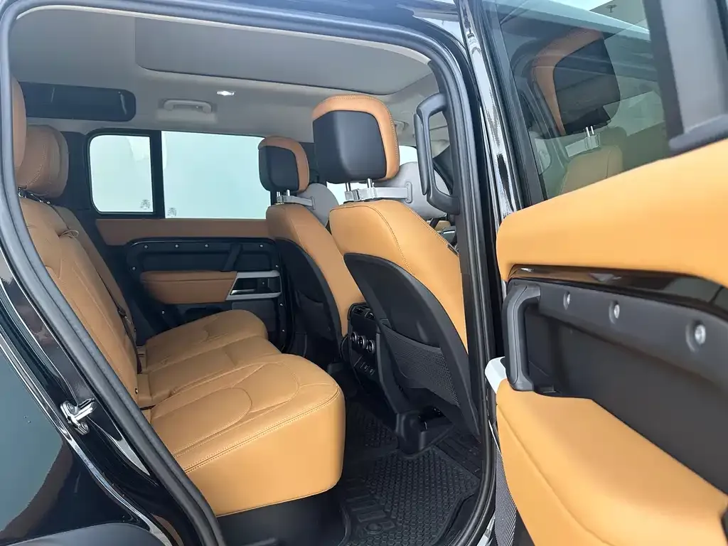Land Rover Defender — фото 10