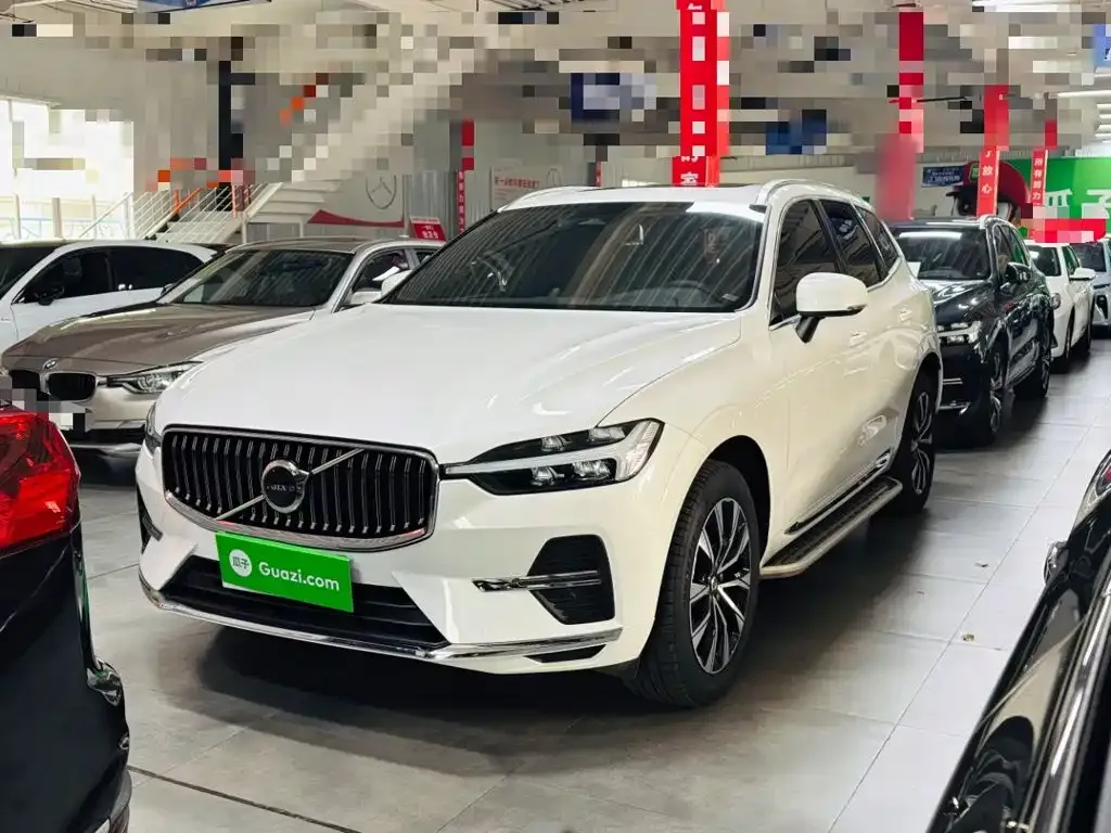 Volvo XC60 — фото 1