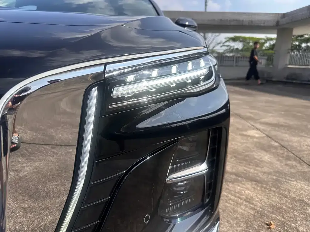 Hongqi H5 — фото 10
