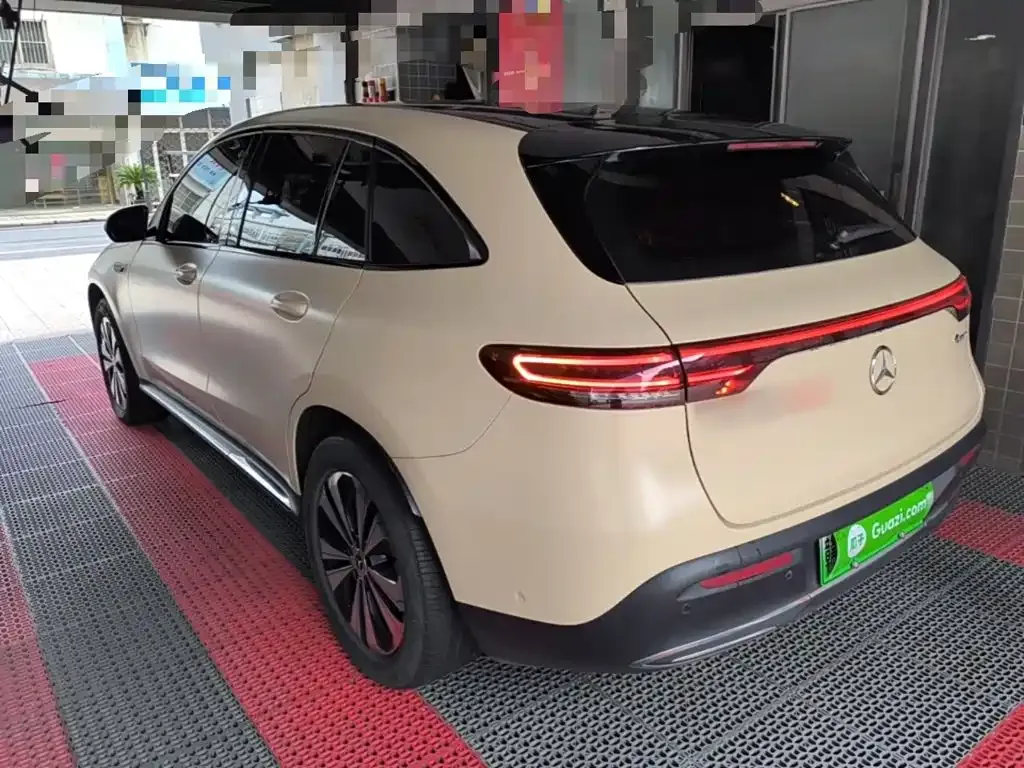 Mercedes-Benz EQC — фото 2
