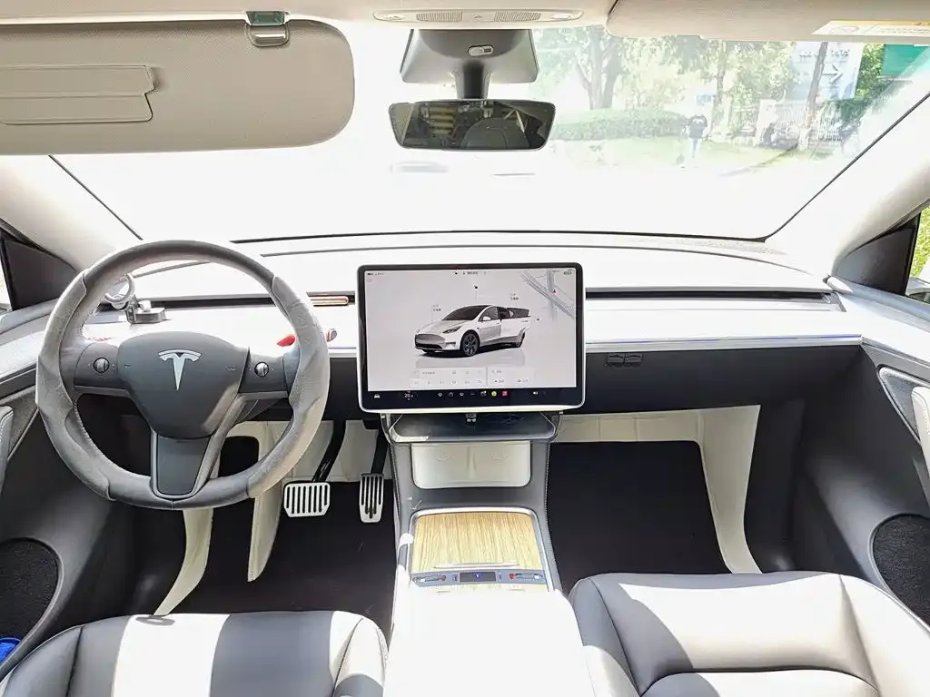 Tesla Model Y — фото 3