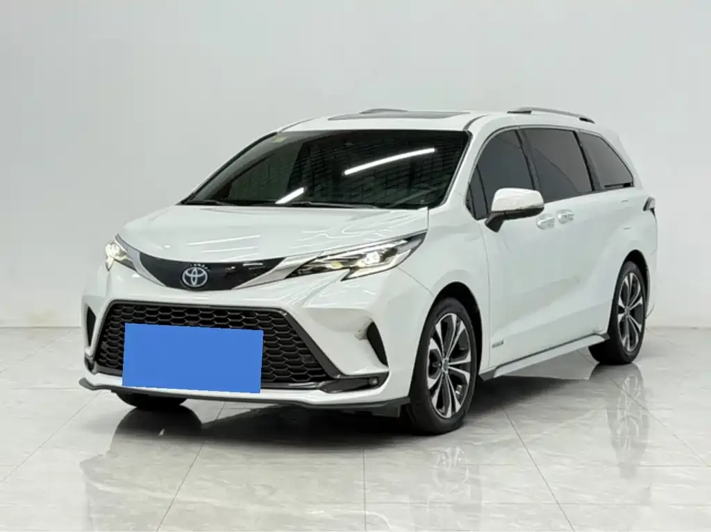 Toyota Granvia — фото 1