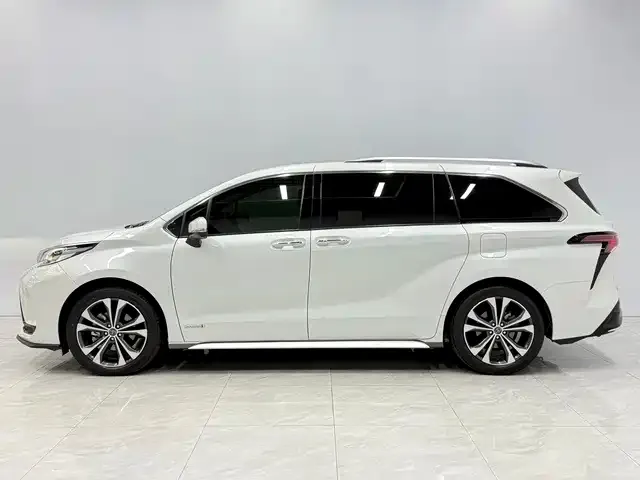 Toyota Granvia — фото 4