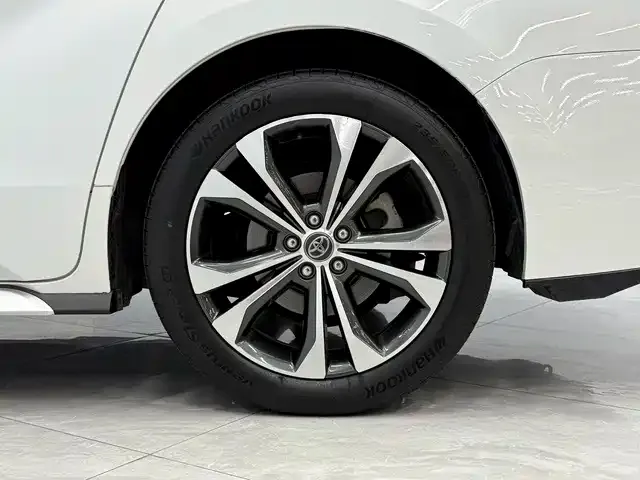 Toyota Granvia — фото 6