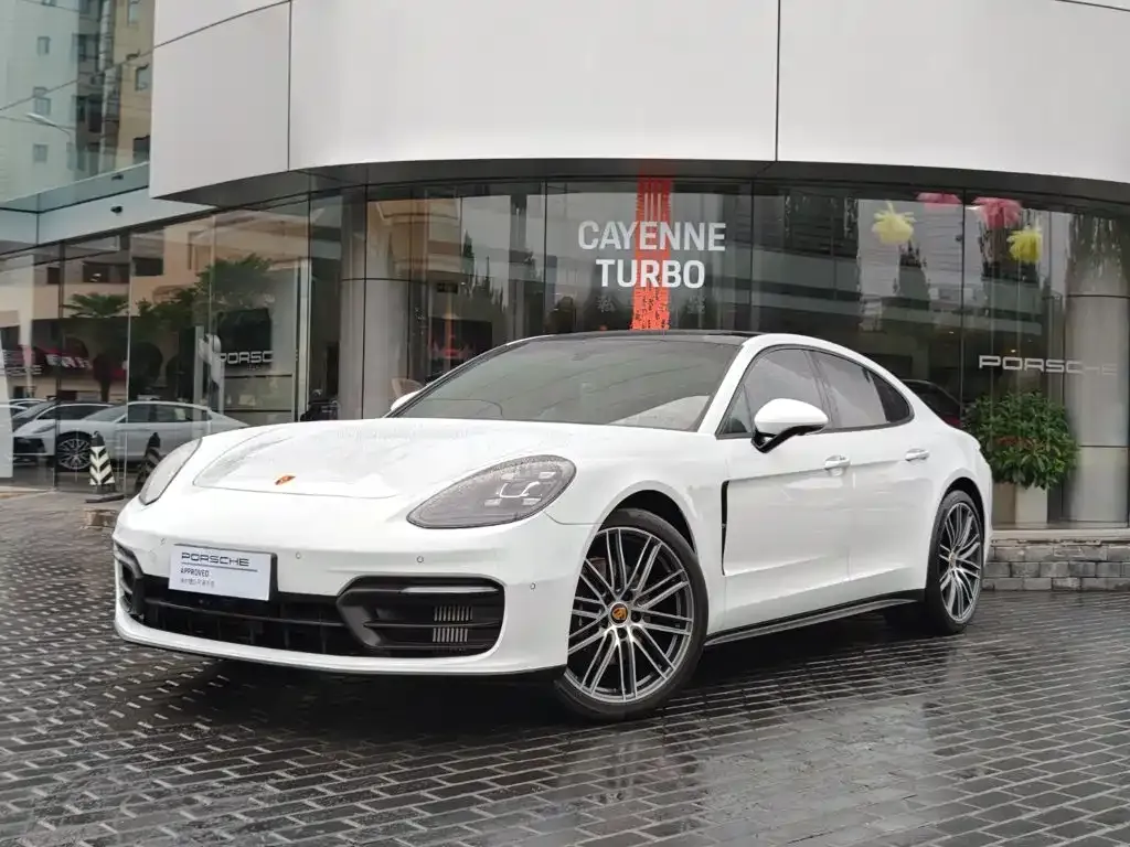 Porsche Panamera — фото 1