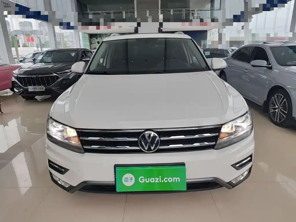 Volkswagen Tiguan L — фото 9