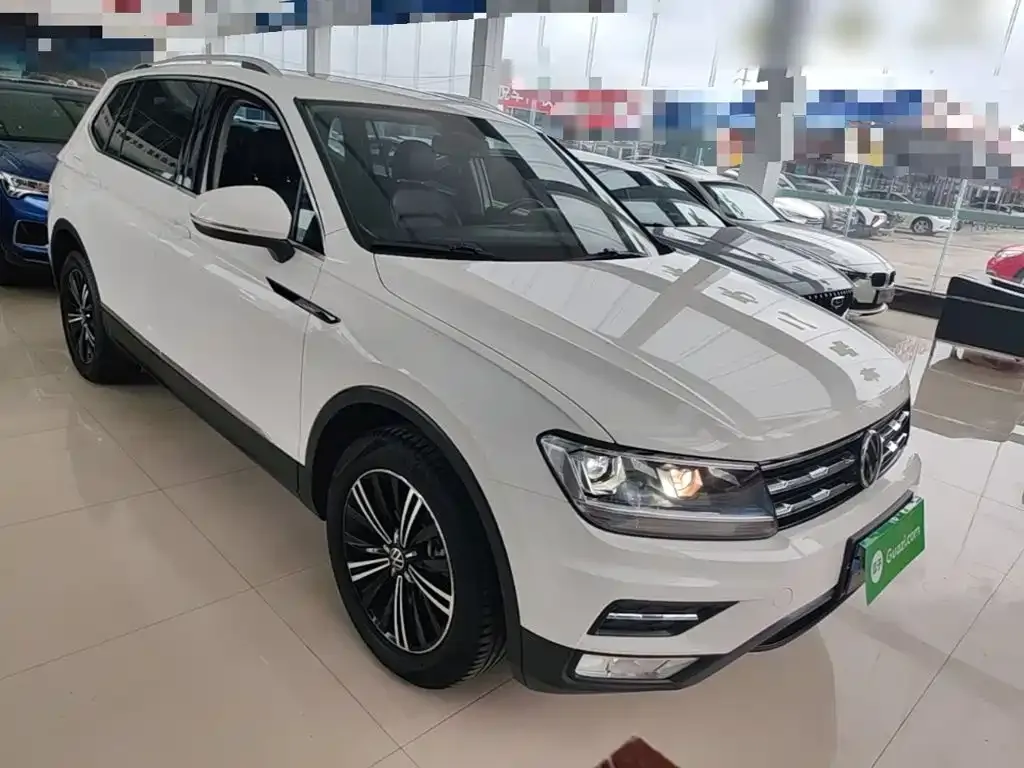 Volkswagen Tiguan L — фото 8