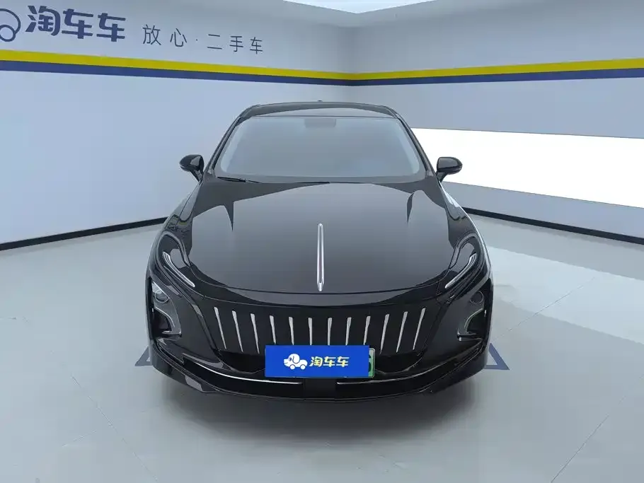 Hongqi E-QM5 — фото 9