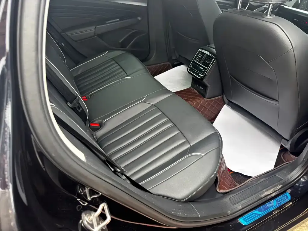 Volkswagen Passat — фото 6