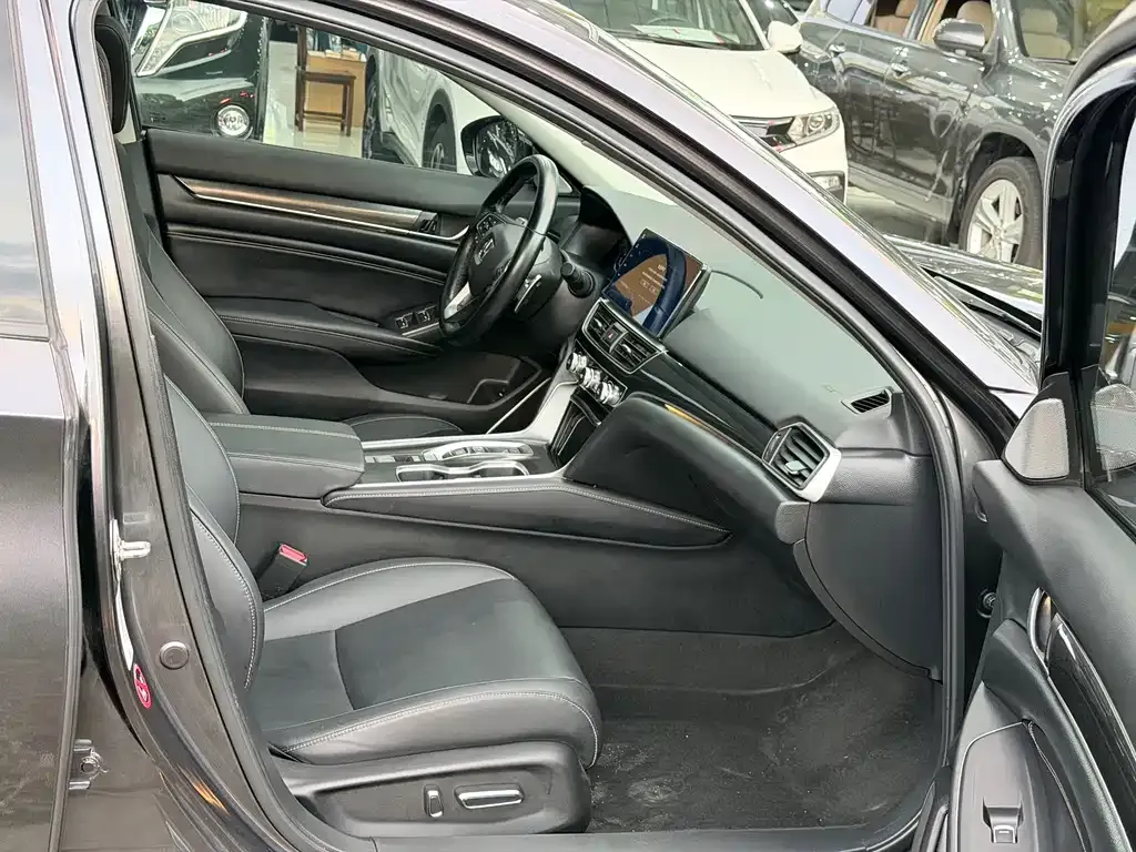 Honda Accord — фото 4