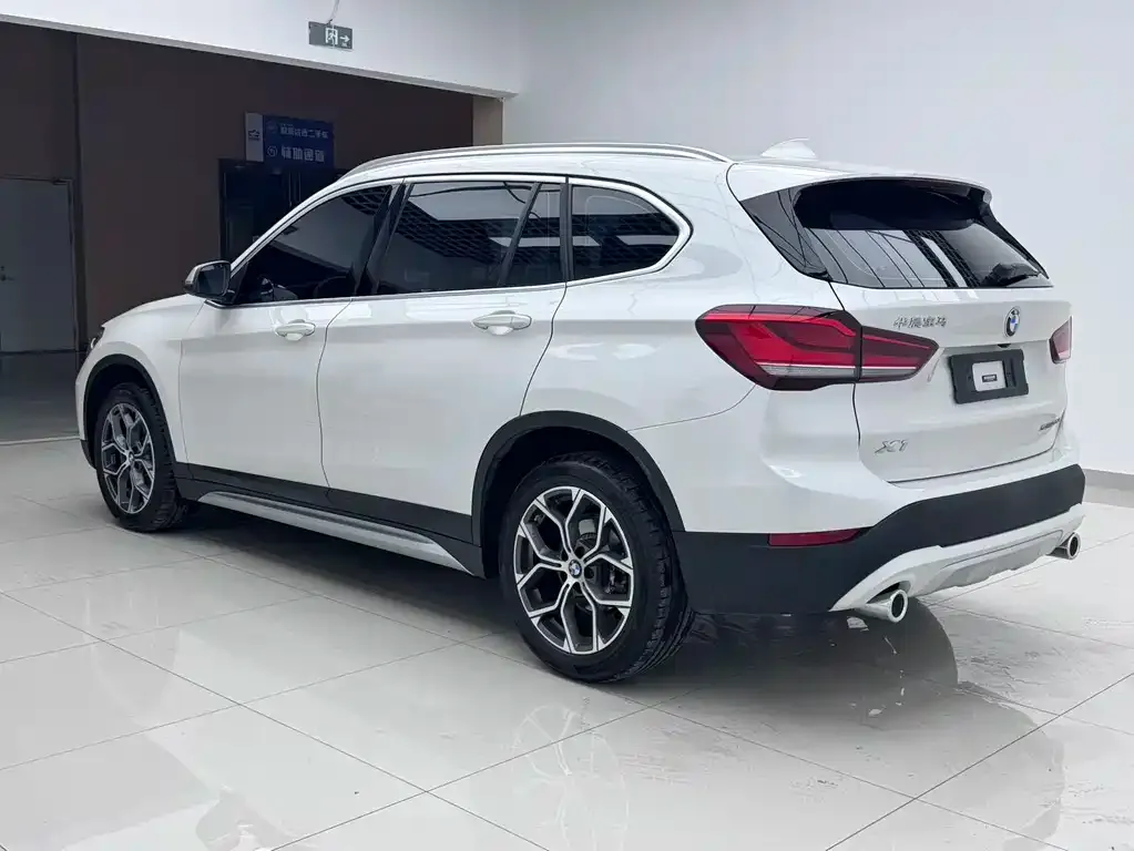 BMW X1 — фото 5