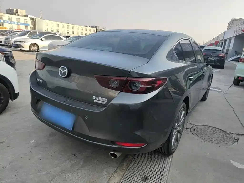 Mazda 3 Axela — фото 3
