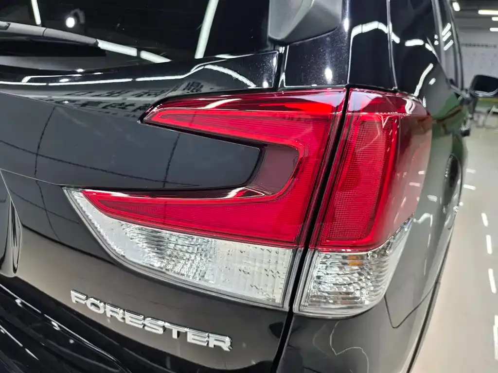 Subaru Forester — фото 9