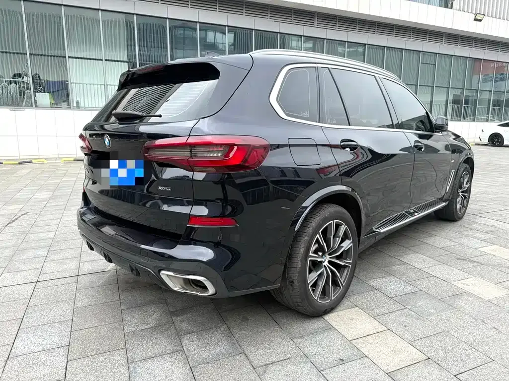 BMW X5 — фото 8