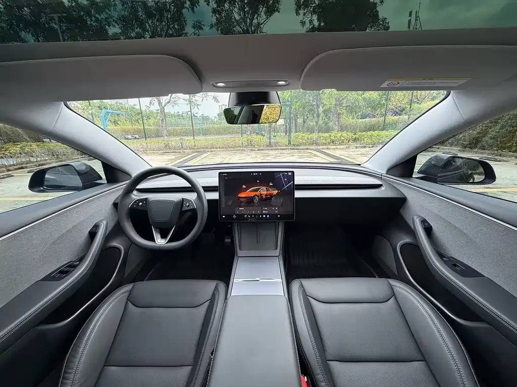 Tesla Model 3 — фото 7