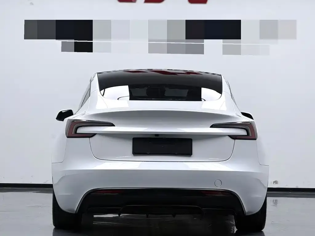 Tesla Model 3 — фото 8