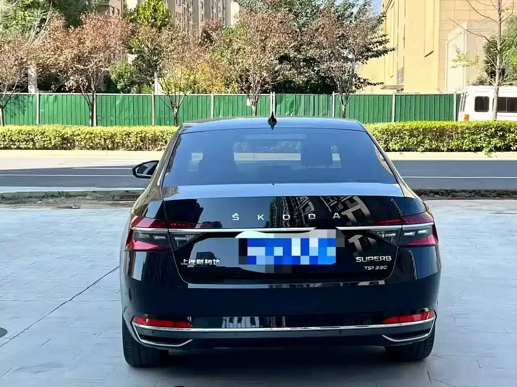 Skoda Superb — фото 9