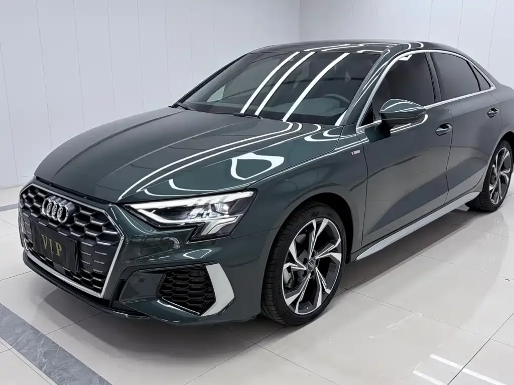 Audi A3 — фото 1