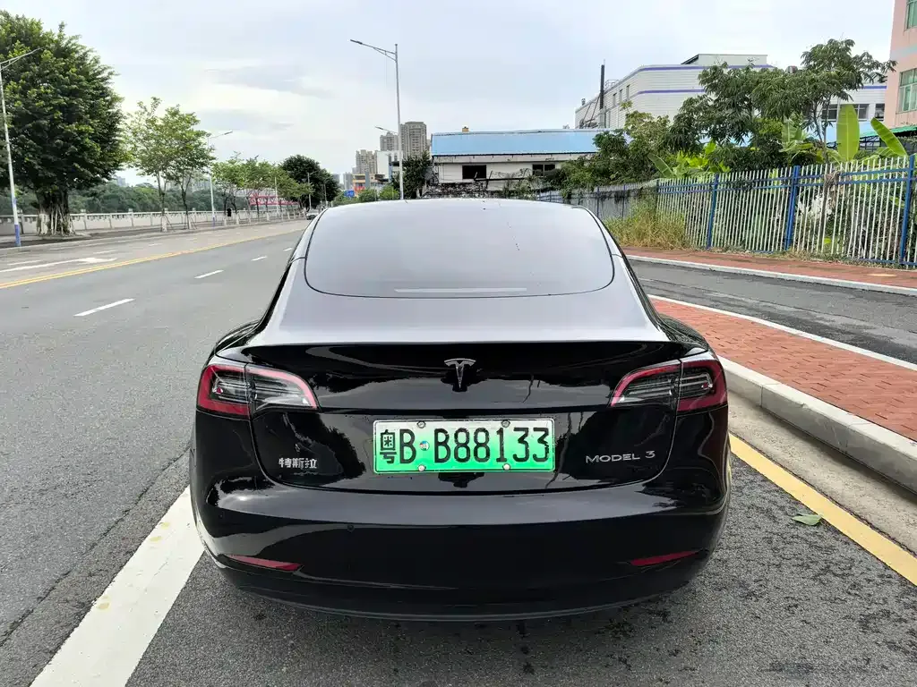 Tesla Model 3 — фото 6