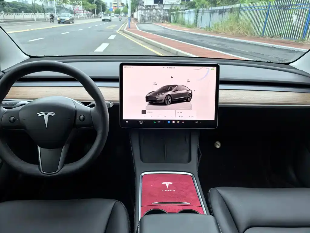 Tesla Model 3 — фото 5