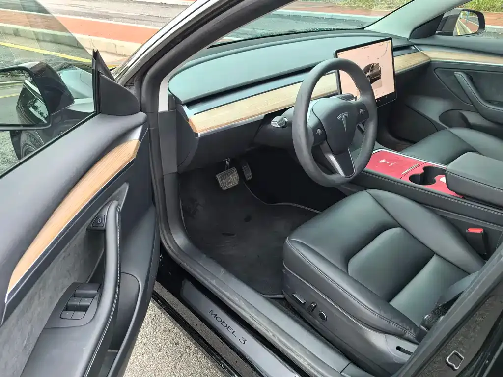 Tesla Model 3 — фото 2