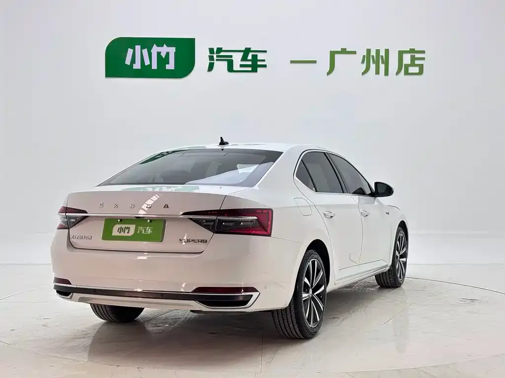 Skoda Superb — фото 3