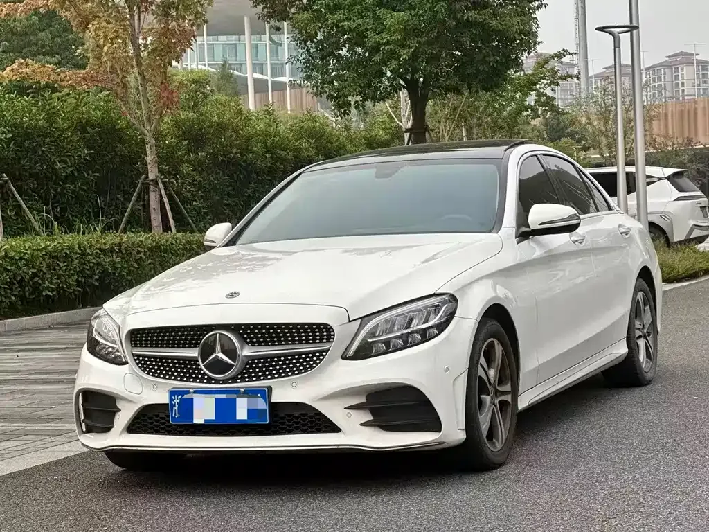 Mercedes-Benz C-Class — фото 1