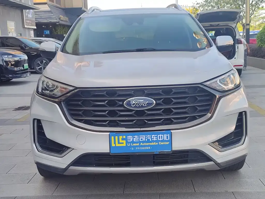 Ford Edge — фото 4