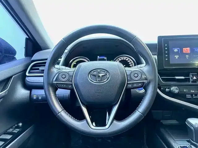 Toyota Camry — фото 6