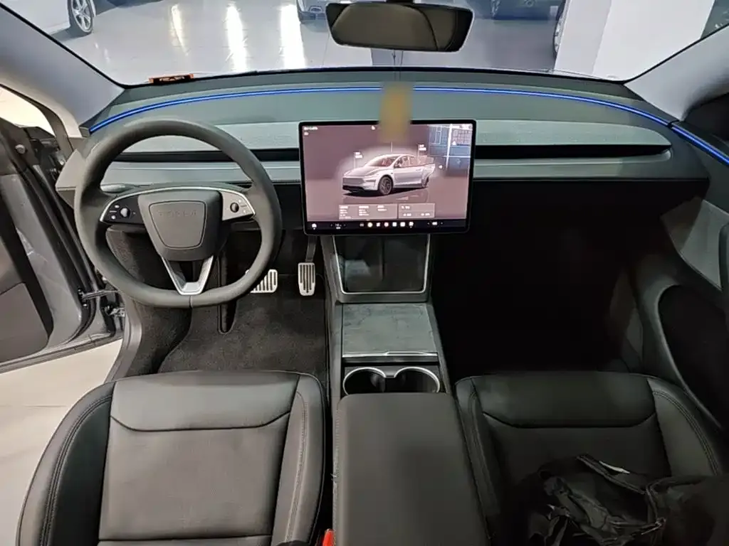Tesla Model Y — фото 5