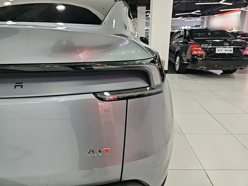 Tesla Model Y — фото 10