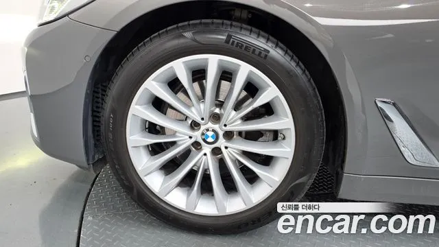 BMW 5-Series — фото 6