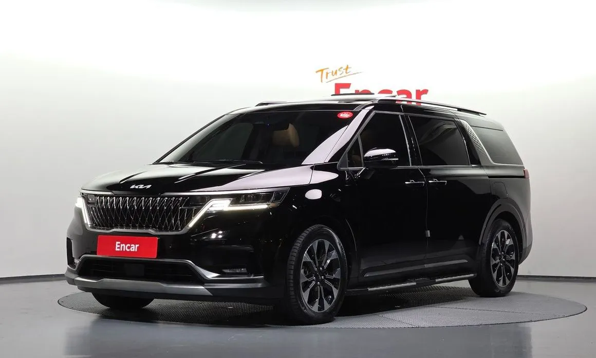 Kia Carnival — фото 1