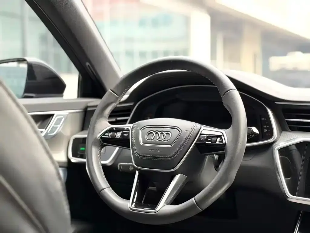Audi A6L — фото 7