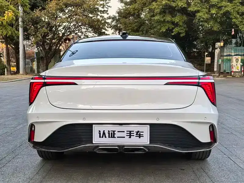 Hongqi H6 — фото 6