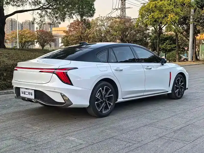 Hongqi H6 — фото 3