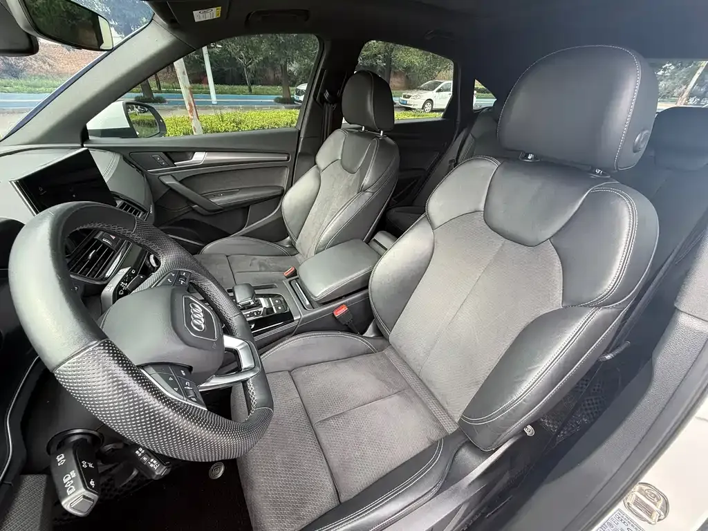 Audi Q5L Sportback — фото 10