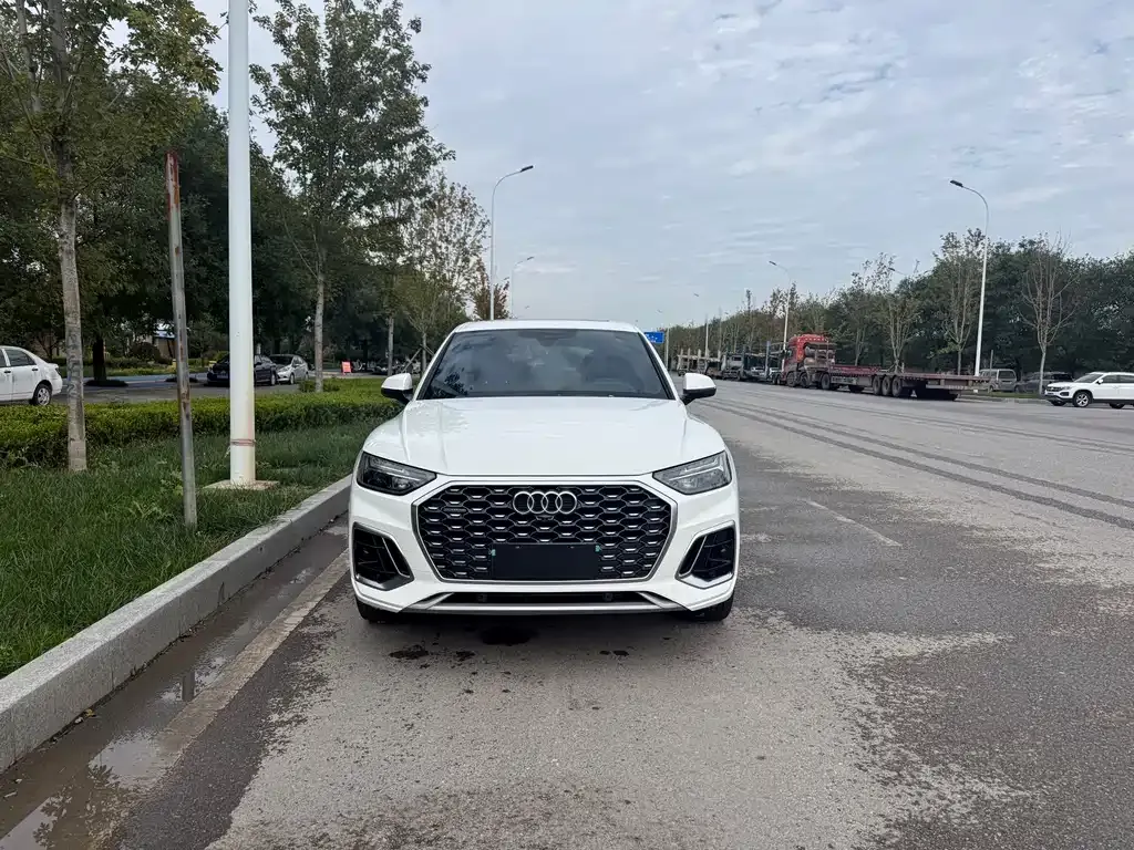 Audi Q5L Sportback — фото 3