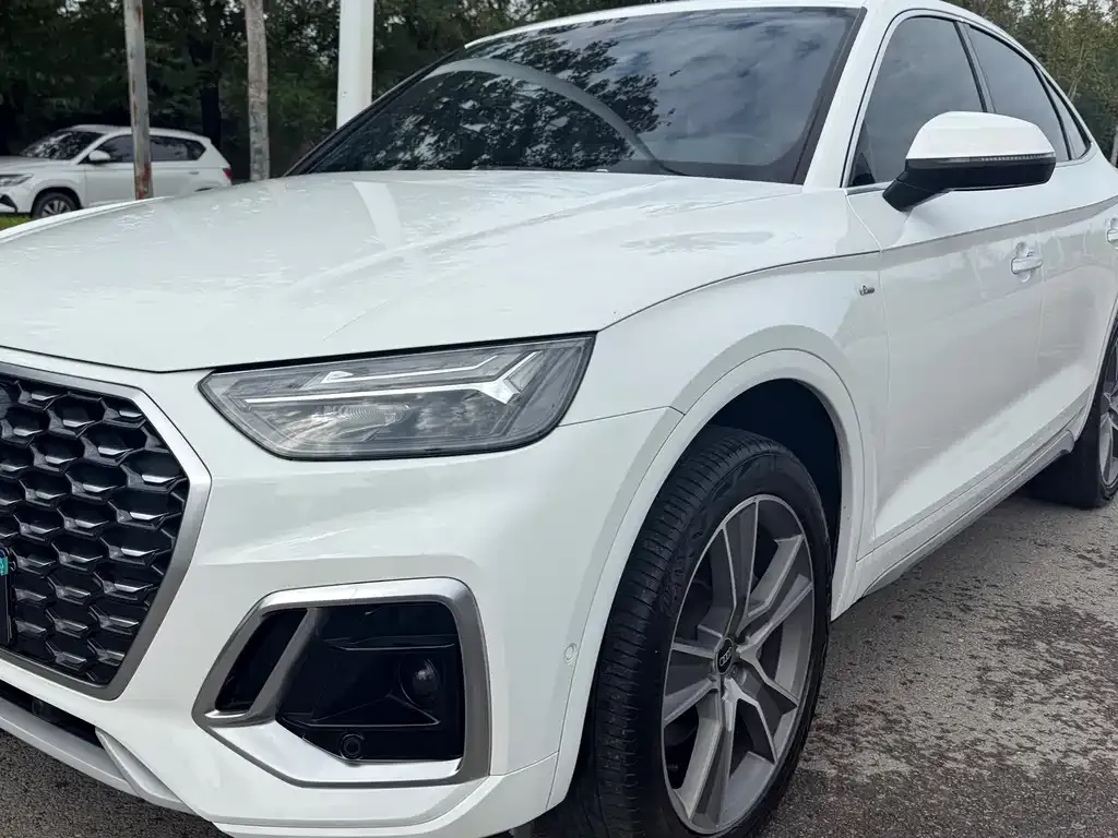 Audi Q5L Sportback — фото 7