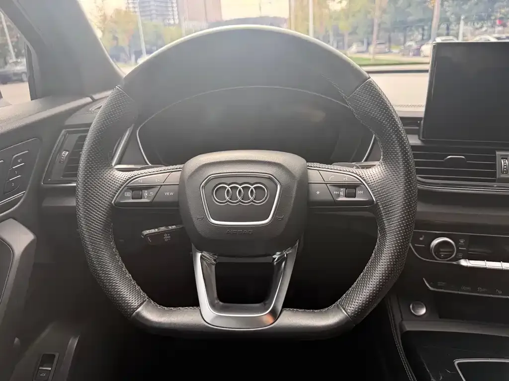 Audi Q5L Sportback — фото 6