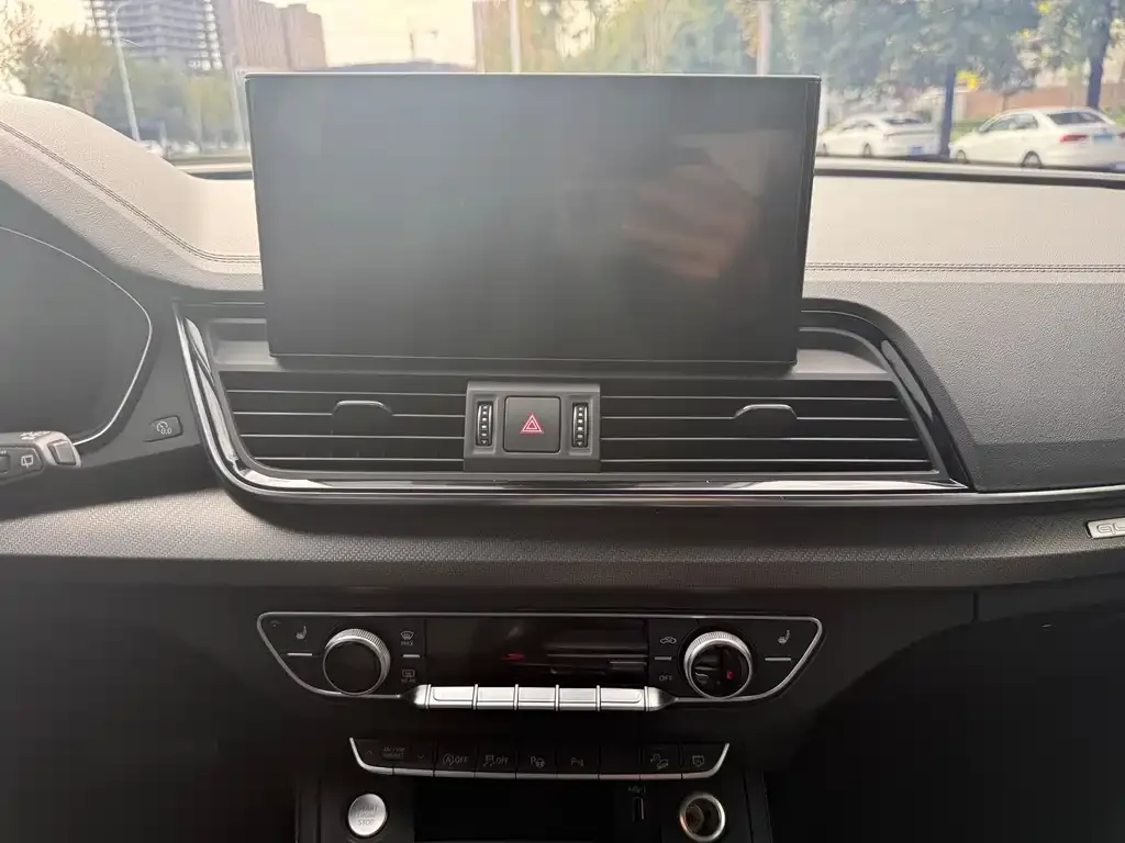 Audi Q5L Sportback — фото 2