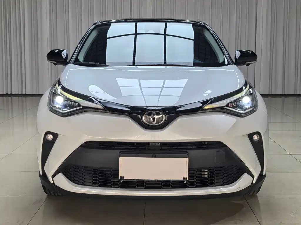 Toyota C-HR — фото 9