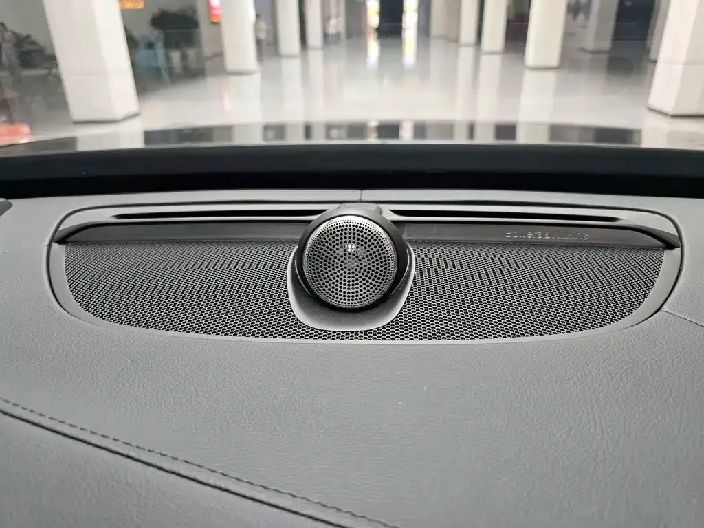 Volvo XC90 — фото 10